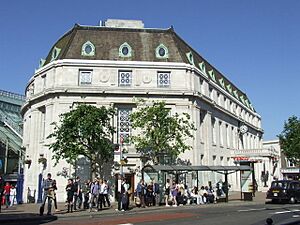 Old Town Hall, Wimbledon (geograph 1919455)