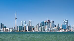 Toronto Skyline viewed from Algonquin Island (16-9 crop).jpg