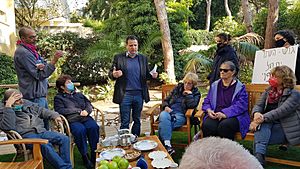 מפגש מפגינים עם איימן עודה בביתו בחיפה ביום שישי ה-2 באפריל 2021 (1)
