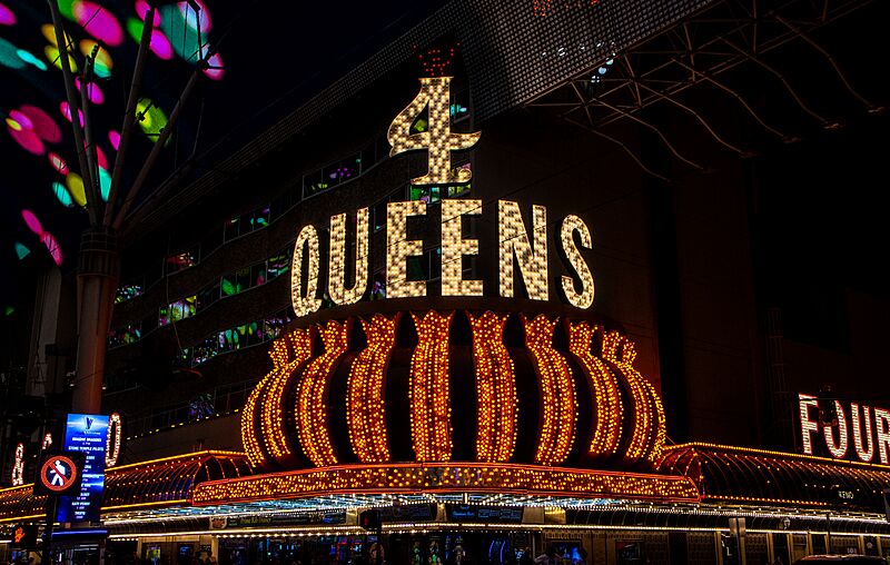4 Queens Main Sign