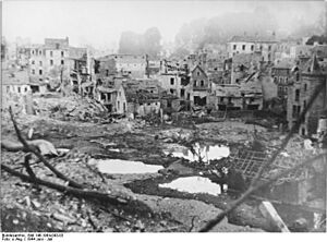 Bundesarchiv Bild 146-1984-043-03, Frankreich, St. Lô, Zerstörungen