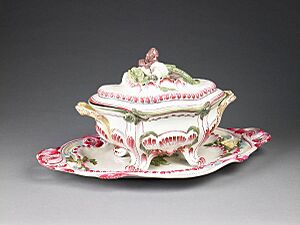 CoveredTureen-Niderviller-BMA