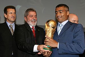 Dunga, Lula & Romário at announcement of Brazil as 2014 FIFA World Cup host 2007-10-30