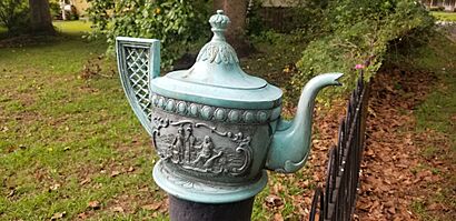 Edenton Teapot.jpg