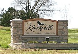 "Knoxville" sign found on the north side along IA 14