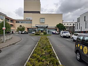Main entrance to Connolly Hospital (2022)