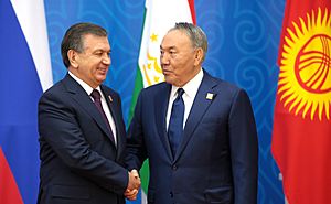 Mirziyoyev in Kazakhstan (2017-06-09)