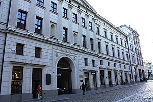 Poznań, ul. Paderewskiego 8 (1 ewaj)