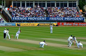 Swann bowling during the Third Test of the 2009 Ashes