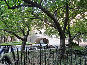 Theodore Roosevelt Park and the American Museum of Natural History (9897671833)