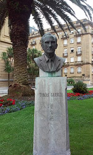 Tomas Garbizuren eskultura.jpg