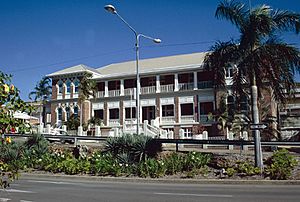 Townsville State Government Offices, 1997.jpg