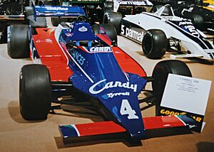 Tyrrell 010 NEC Jan 1994 (51898076980).jpg