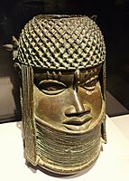 Commemorative head of an oba (king), Edo people, Benin Kingdom, Nigeria, 1700s, copper alloy - National Museum of Natural History, United States - DSC00421