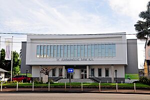 DSC 2783 De Surinaamsche Bank Henck Arronstraat Paramaribo