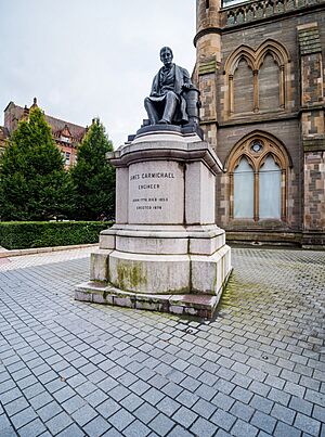 Dundee,-Albert-Square,-James-Carmichael-Monument-(Q17798638)
