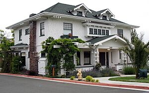 Ellis-Martin House, 1197 E. Washington St., Petaluma, CA 5-31-2010 7-30-44 PM