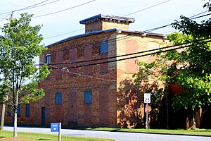 Eureka Manufacturing Co. Cotton Mill (front view), Lincolnton, NC