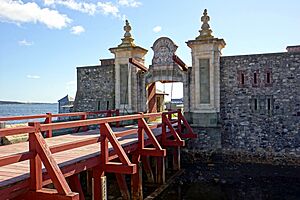 Fortress Louisbourg DSC02230 - Dauphin Gate (8176031095)