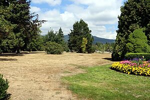 Grand Boulevard, North Van 04