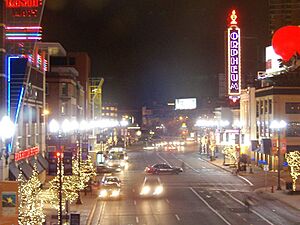 Hennepin Avenue-Minneapolis-2006-12-14