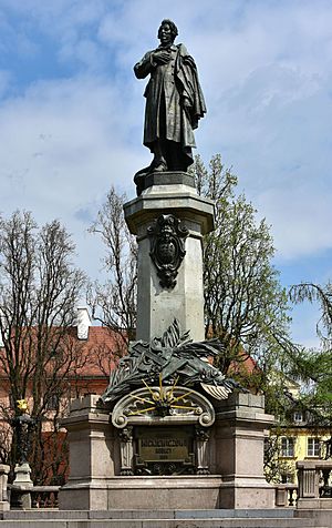 Pomnik Adama Mickiewicza w Warszawie 2019c