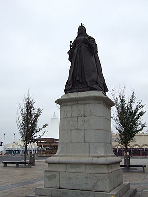 Queen Victoria statue, Southport