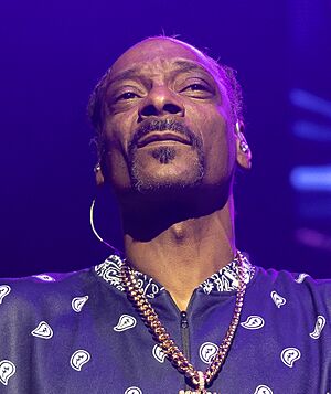 Snoop Dogg 2023 (53775197331) (cropped) (cropped).jpg