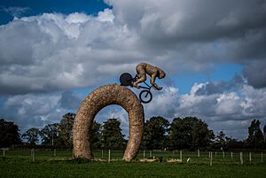 Snugburys Straw Statue 2012 (geograph 5115431)