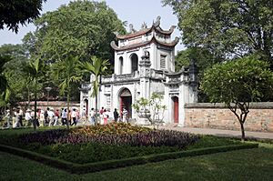 Temple of Literature - main gate