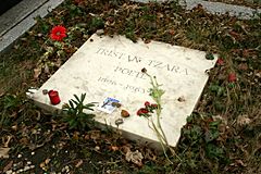 Tristan Tzara grave