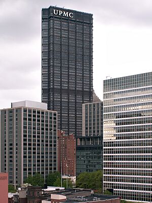 U. S. Steel Tower from Duquesne University, 2023-05-04, 02