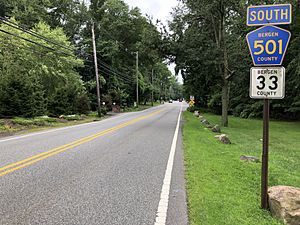 2018-07-22 15 24 11 View south along Bergen County Route 501 and Bergen County Route 33 (Piermont Road) at Bergen County Route 106 (Broadway) in Norwood, Bergen County, New Jersey