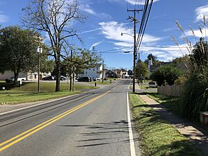 2018-10-19 12 19 02 View east along Virginia State Route 7 Business (Colonial Highway) just west of Rogers Street in Hamilton, Loudoun County, Virginia