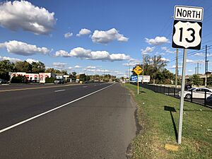 2022-10-18 15 53 48 View north along U.S. Route 13 (Bristol Pike) just north of Levittown Parkway in Tullytown, Bucks County, Pennsylvania