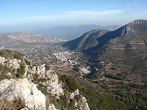 Barx des del cim de l'Aldaia, a la serra del Buixcarró.jpg