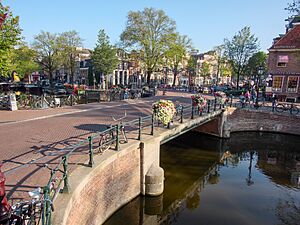 Brug 97 in de Spiegelgracht over de Lijnbaansgracht foto 1