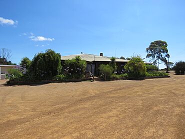 Condingup Tavern, Western Australia, January 2024 03.jpg