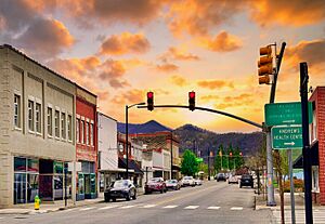 Downtown Andrews, North Carolina, in Cherokee County 01