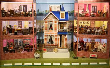 Gottschalk dollhouse and dollhouse miniatures, 2016 (Brighton Toy and Model Museum)