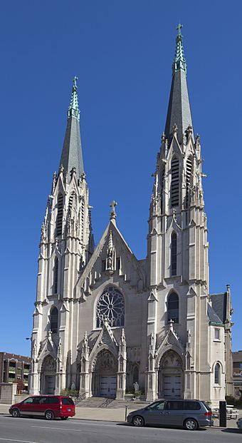 Iglesia católica de Santa María, Indianápolis, Estados Unidos, 2012-10-22, DD 01.jpg