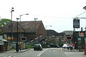 Level crossing - Chertsey - England - 270404