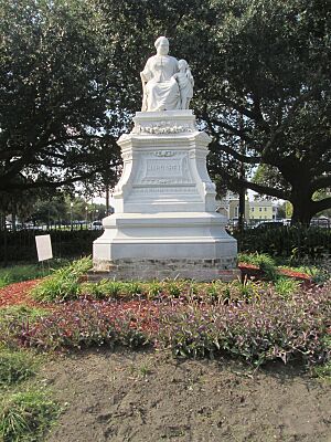 Margaret Statue Sept2015 Front Medium
