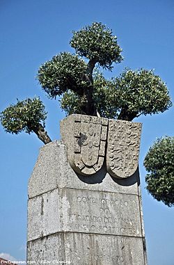 Monumento Evocativo da Aliança Portugal Inglaterra - Tagilde - Portugal (34549107054)