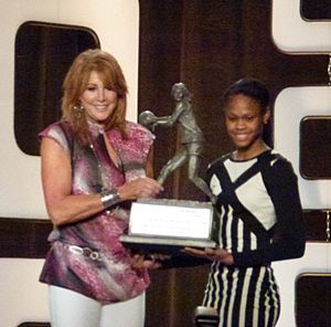 Moriah Jefferson receiving Nancy Lieberman Award cropped