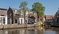 Oudewater, zicht op gracht en brug vanaf West IJsselkade IMG 9276 2019-04-20 13.41