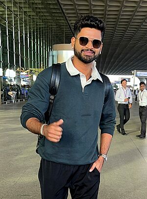 Shreyas Iyer snapped at the airport (Cropped).jpg