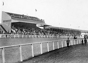 Woodbine Race Course, Toronto, Canada (1909)