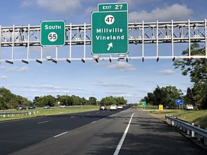 2020-07-16 17 19 55 View south along New Jersey State Route 55 (Cape May Expressway) at Exit 27 (New Jersey State Route 47, Millville, Vineland) in Millville, Cumberland County, New Jersey