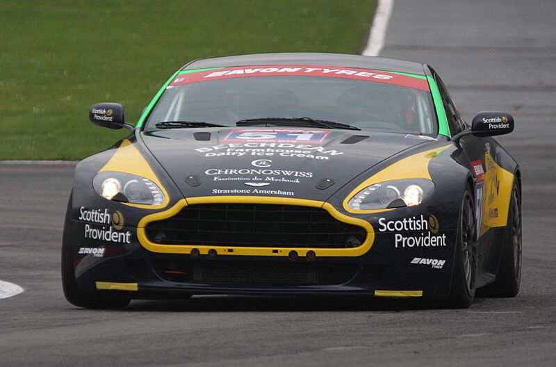 Barwell-BeechdeanAstonMartinVantageGT4